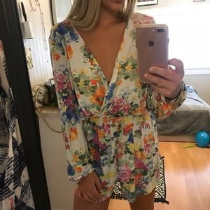 Honey Punch floral romper 🌸💐🌼